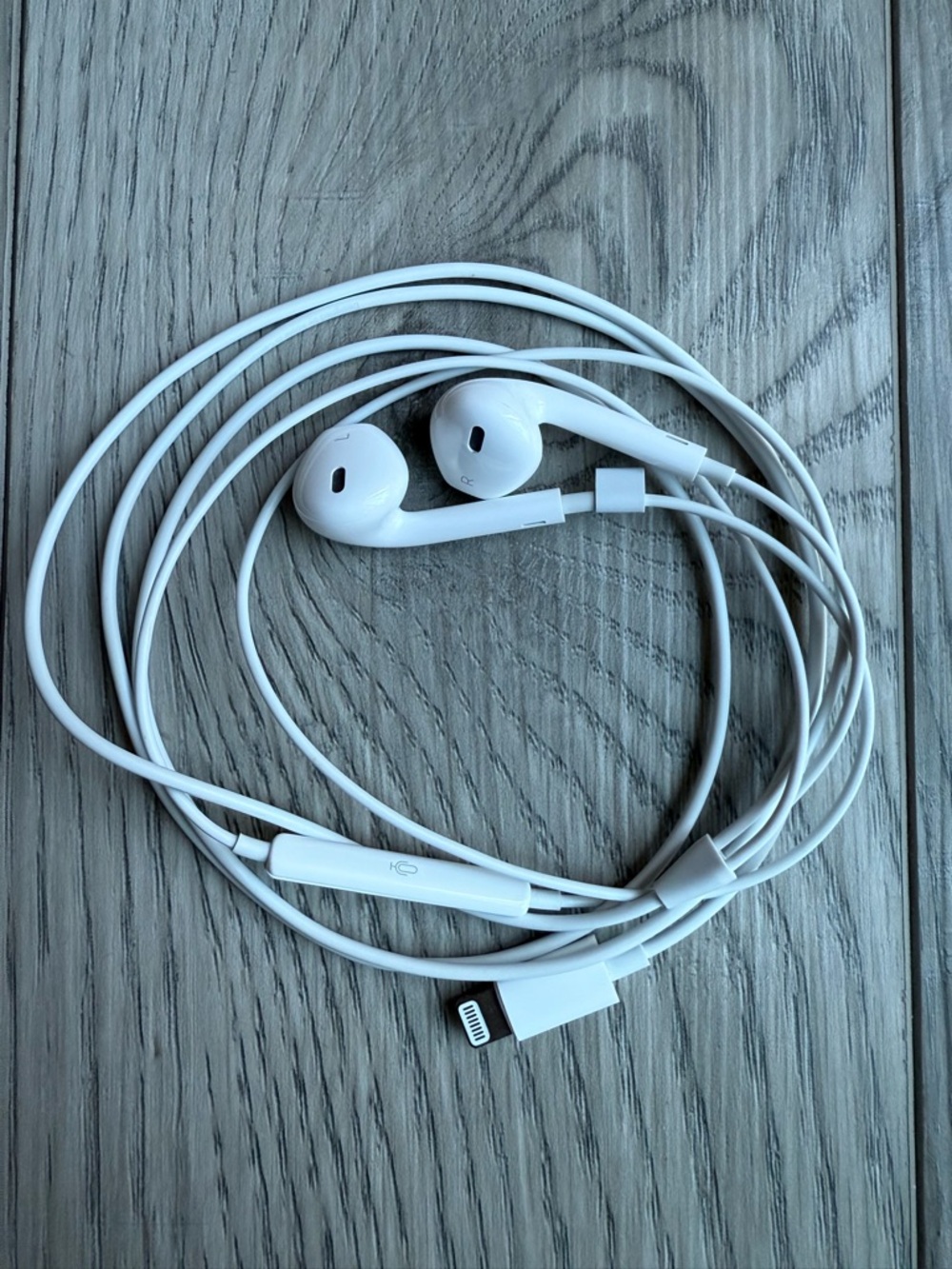 Apple EarPods with Lightning Connector